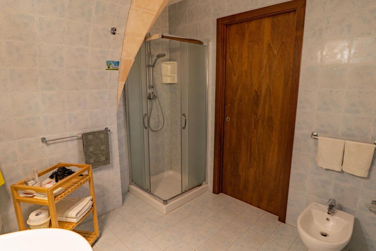 Hostal Relais La Giara Manduria Exterior foto