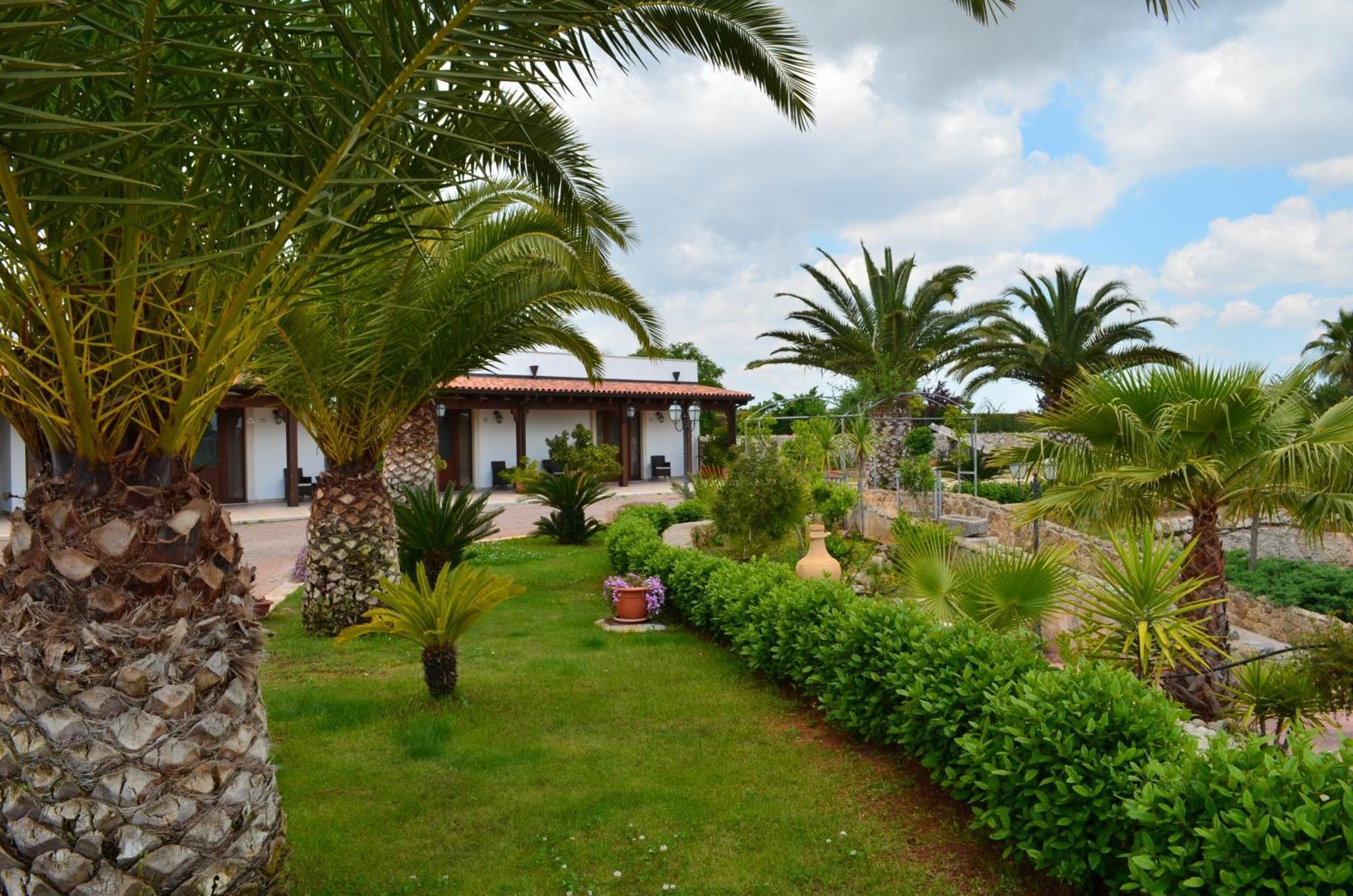 Hostal Relais La Giara Manduria Exterior foto