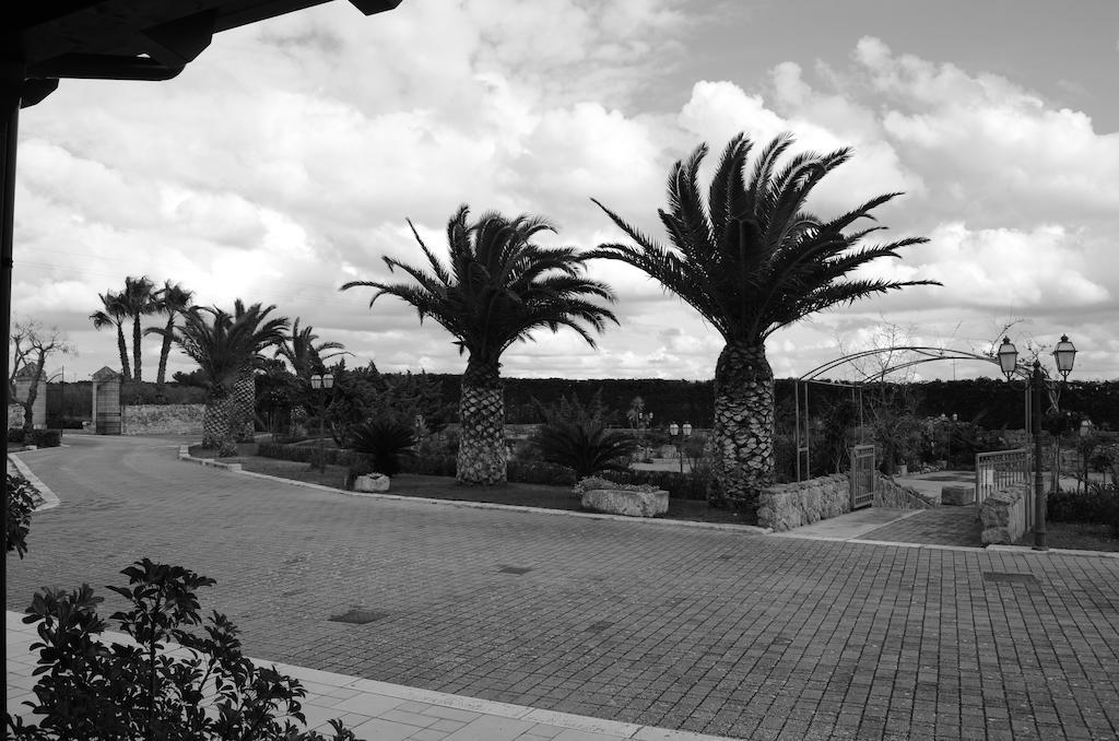 Hostal Relais La Giara Manduria Exterior foto