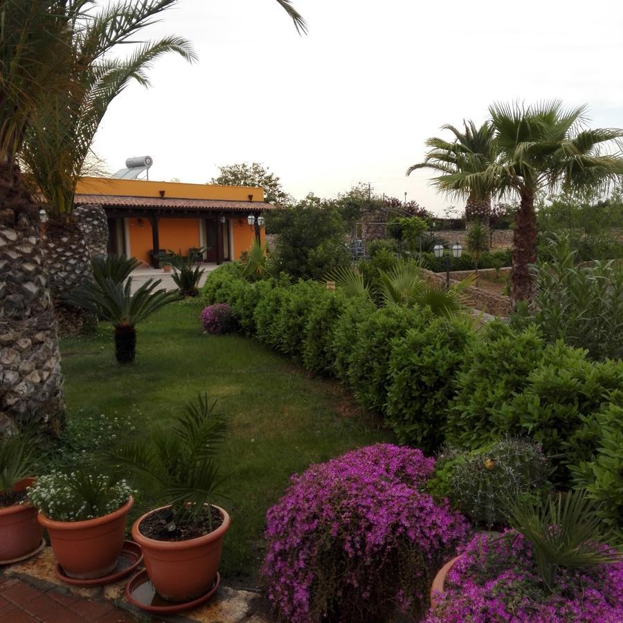 Hostal Relais La Giara Manduria Exterior foto