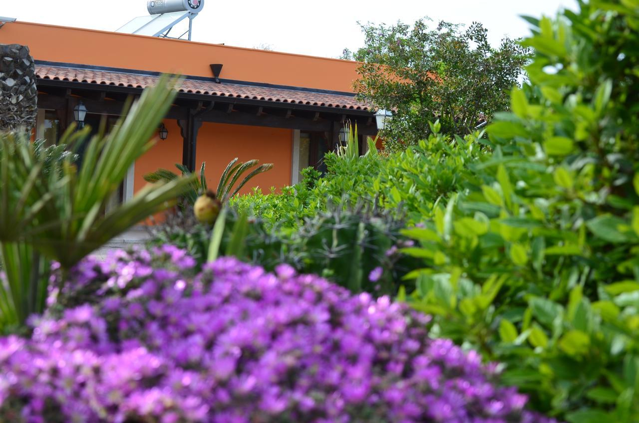 Hostal Relais La Giara Manduria Exterior foto